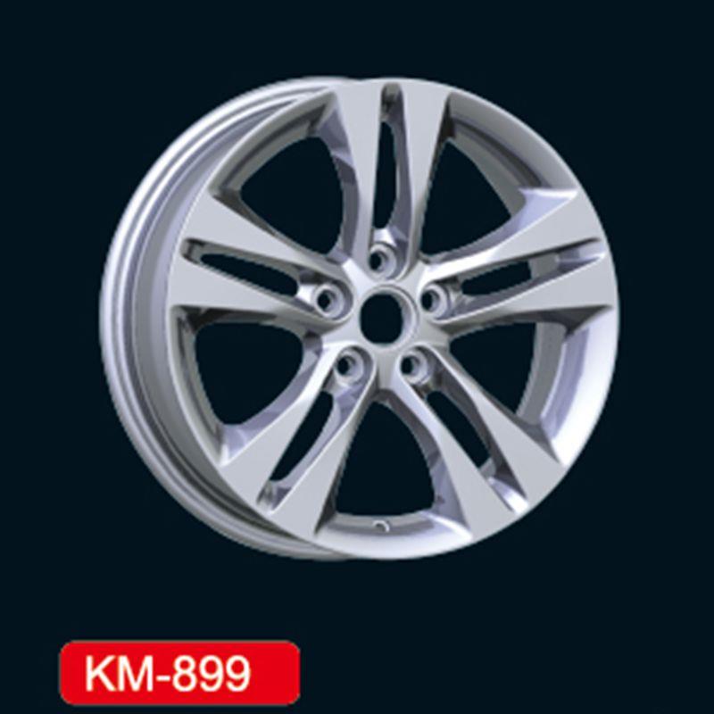 KM899